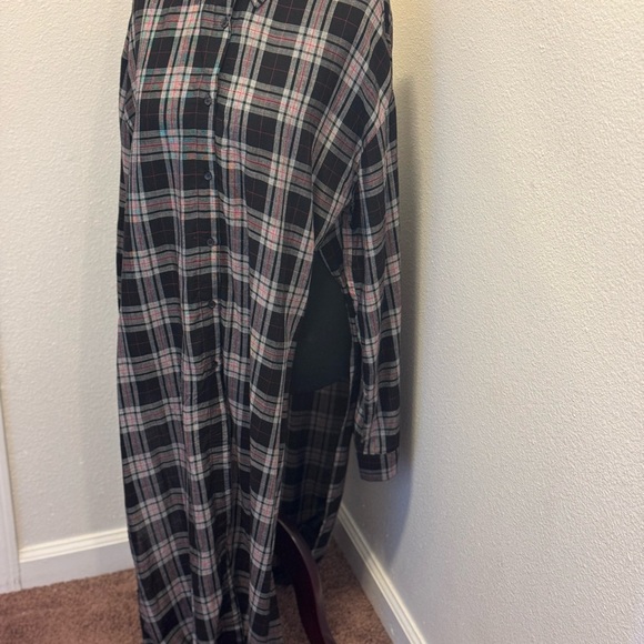 2 FOR $25 Fashion Nova Paris 89 Plaid Maxi Shirt Top Side Slits M - Picture 2 of 9